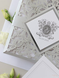 Silver Laser Cut et paillette en dentelle invitation de mariage + enveloppe + enveloppe
