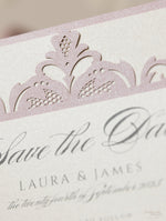 Collezione Blush e Crema Biglietto di nozze Save the Date tagliato al laser