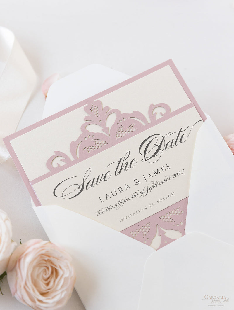 Collezione Blush e Crema Biglietto di nozze Save the Date tagliato al laser