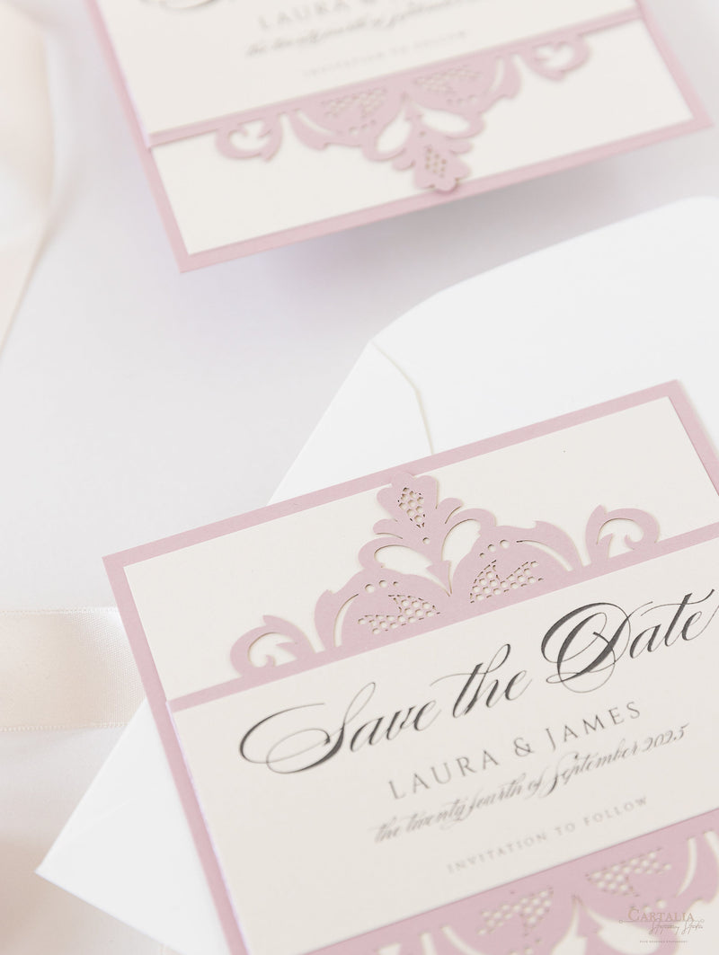 Collezione Blush e Crema Biglietto di nozze Save the Date tagliato al laser