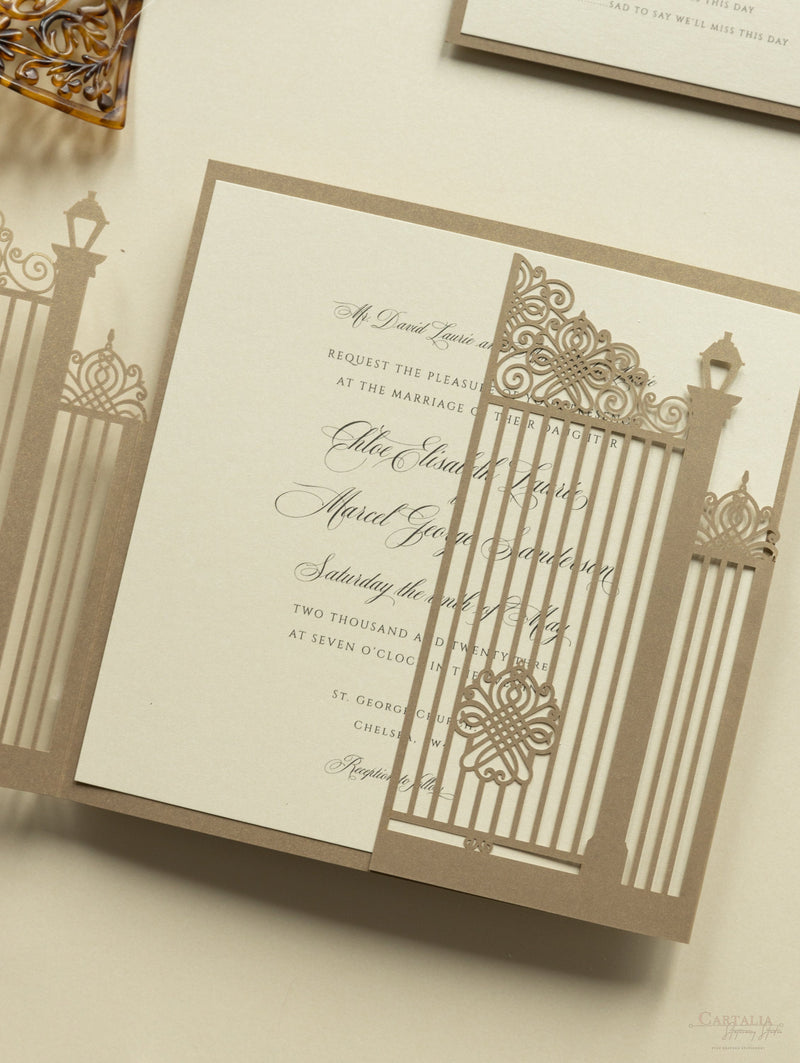 Set di inviti di nozze con taglio laser romantico cancello ornamentale con RSVP e fascia addominale personalizzata