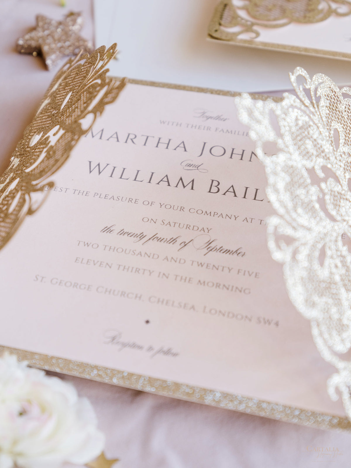 Gold Glitter Sparkle Laser Cut Set Invitation de mariage avec monogramme de ventre monogramme