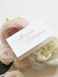 Carte de place de calligraphie romantique Roses