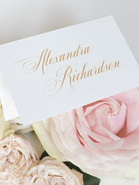 Carte de place de calligraphie romantique Roses