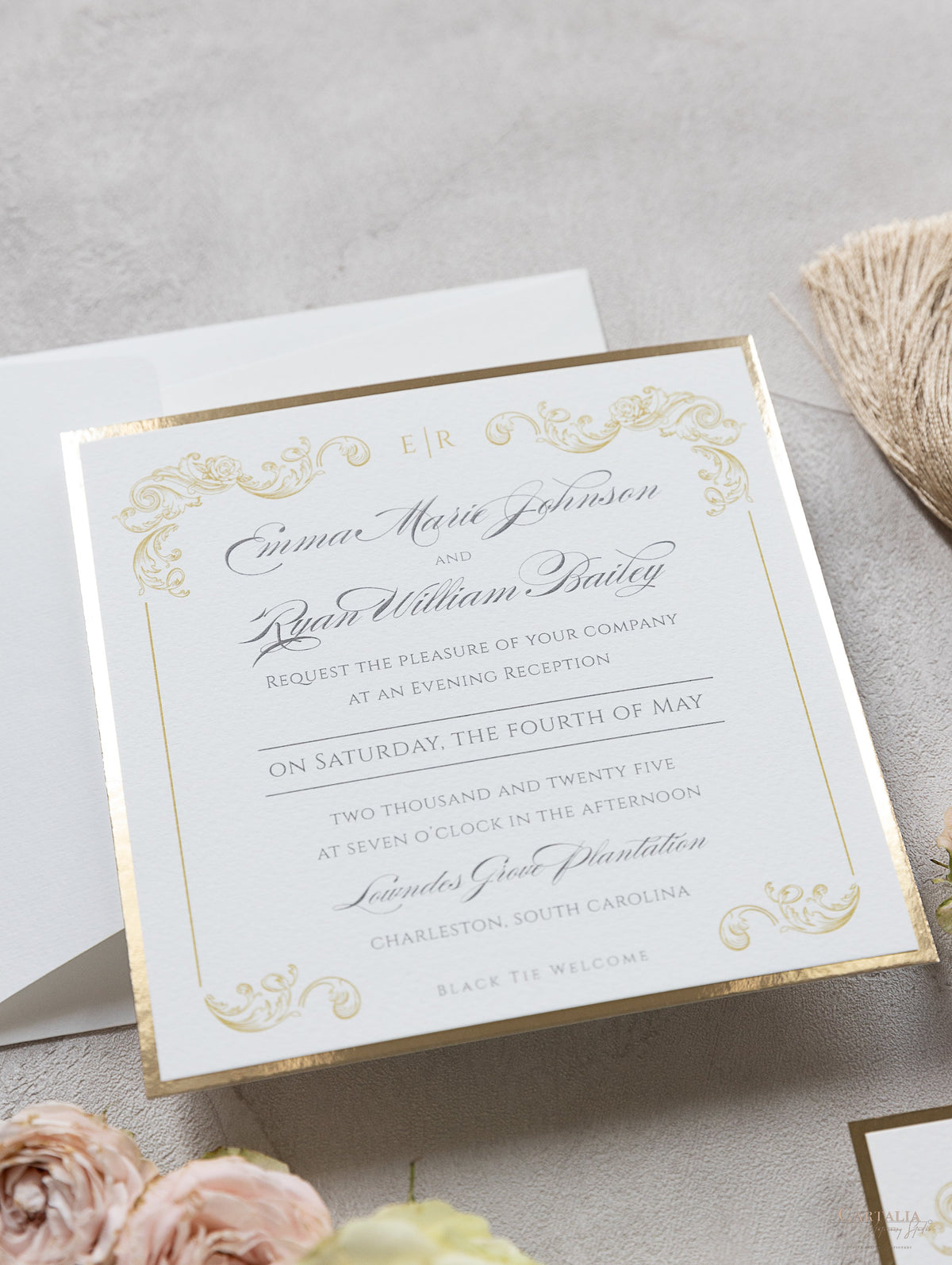 Invitation encadrée en feuille d'or carrée