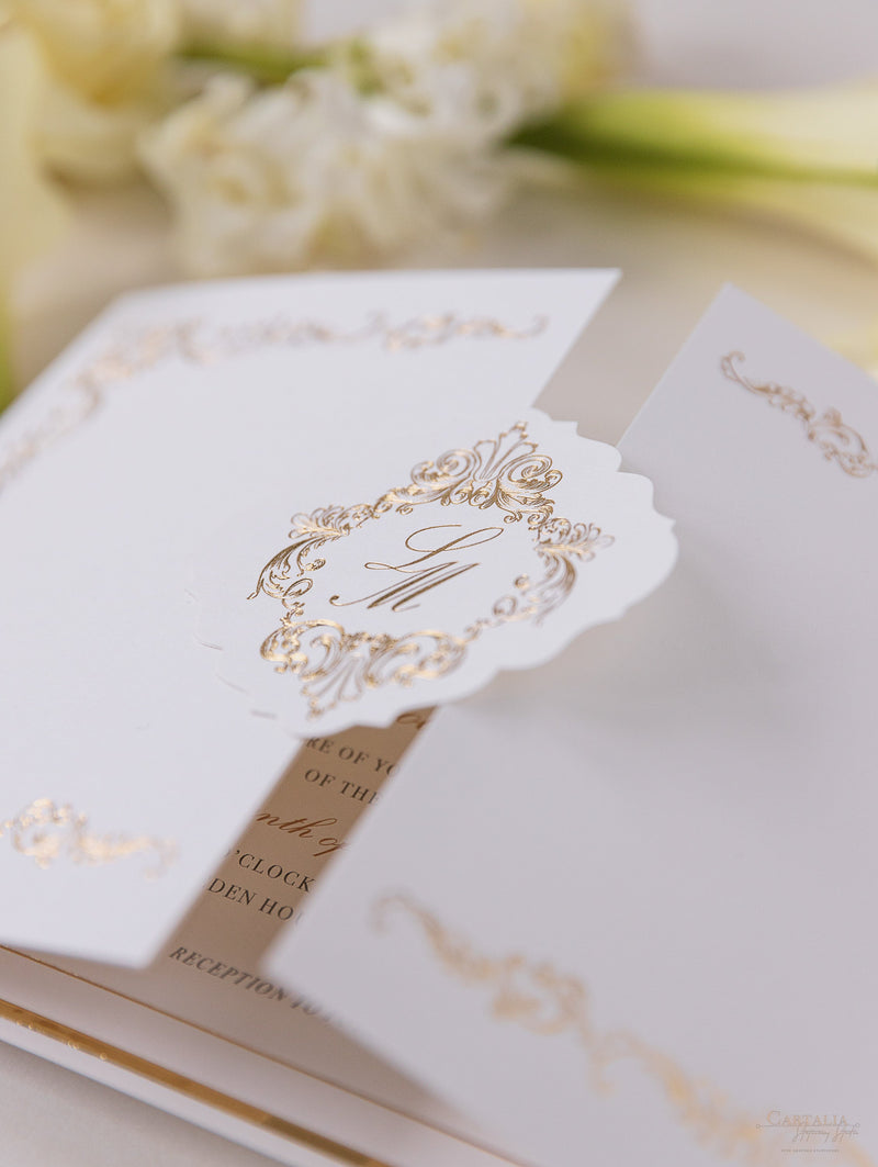 Suite di lusso con tasca pieghevole per invito in lamina d'oro per il giorno del matrimonio, RSVP, scheda informativa con tasca tagliata al laser, scritta calligrafica