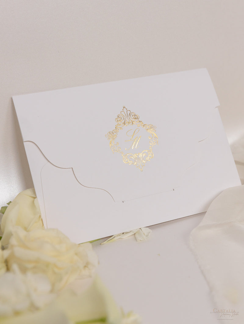 Suite di lusso tascabile in lamina d'oro Invito serale abbinato con monogramma in lamina d'oro + busta personalizzata fustellata