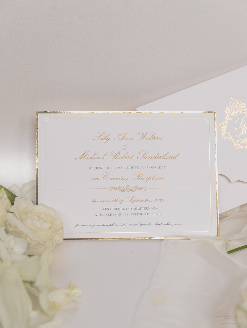 Suite di lusso tascabile in lamina d'oro Invito serale abbinato con monogramma in lamina d'oro + busta personalizzata fustellata
