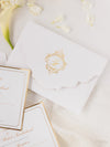 Suite di lusso tascabile in lamina d'oro Invito serale abbinato con monogramma in lamina d'oro + busta personalizzata fustellata