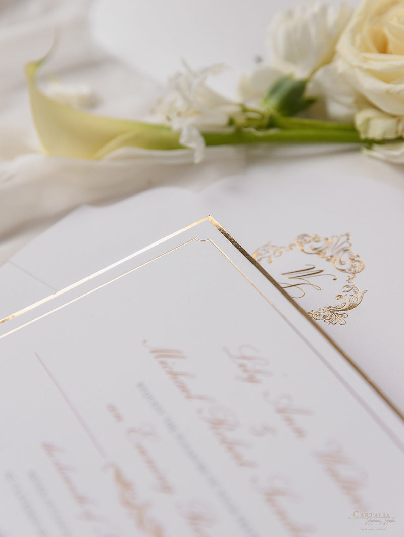 Suite di lusso tascabile in lamina d'oro Invito serale abbinato con monogramma in lamina d'oro + busta personalizzata fustellata