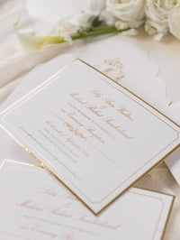 Luxury Gold Foil Pocket Fold Suite assortie de la soirée avec un monogramme en feuille d'or + enveloppe personnalisée coupée à la coupe