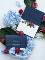 Elegante biglietto di ringraziamento a forma di fiore in blu navy con busta