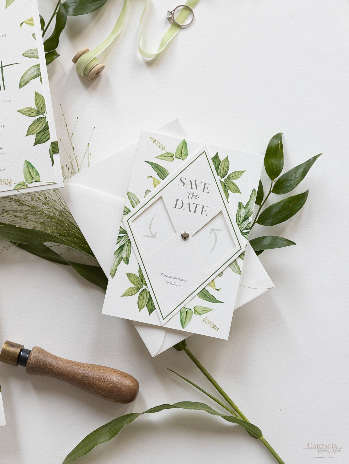 Interattivo ↻ Pivot Save the Date Card Diamond in moderna calligrafia Boho