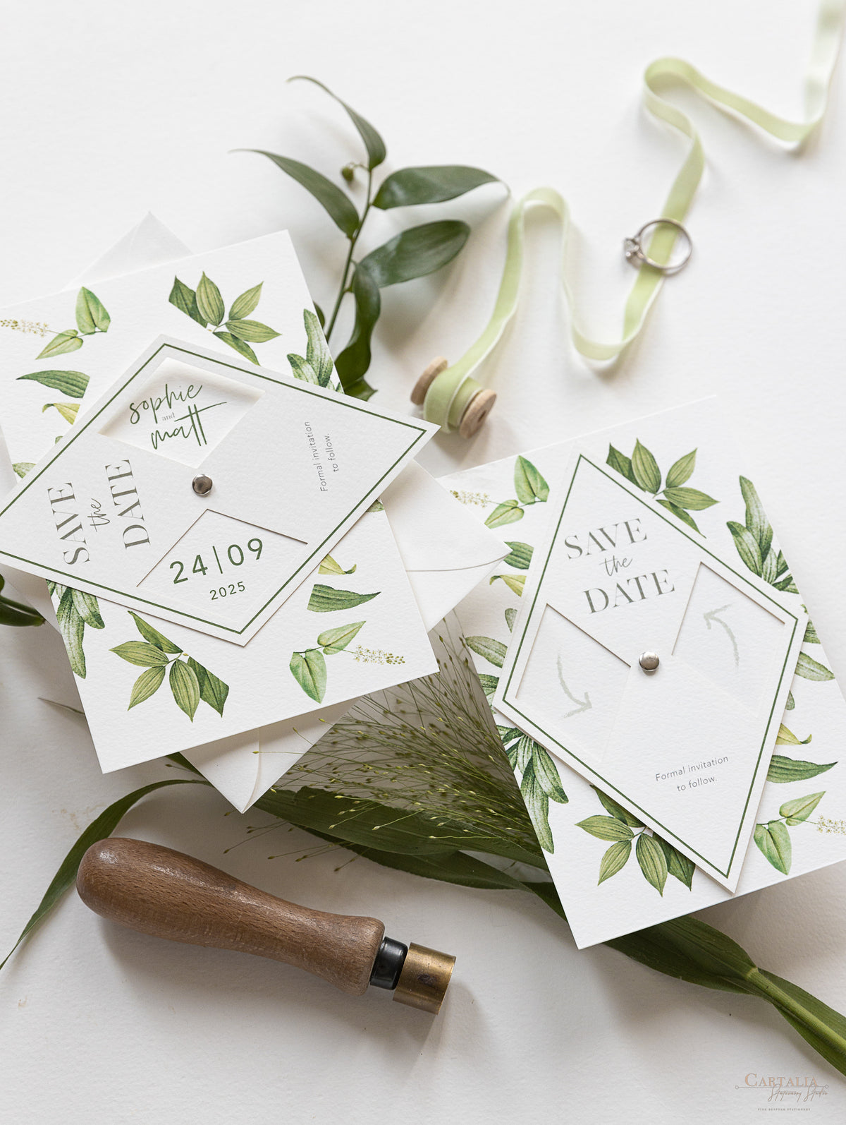 Interattivo ↻ Pivot Save the Date Card Diamond in moderna calligrafia Boho