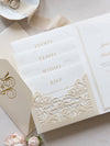 Tasca di lusso a 4 inserti con monogramma in lamina d'oro in rilievo e suite con piega tascabile tagliata al laser