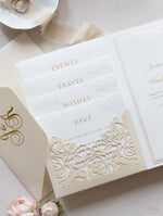 Tasca di lusso a 4 inserti con monogramma in lamina d'oro in rilievo e suite con piega tascabile tagliata al laser