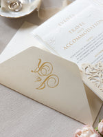 Tasca di lusso a 4 inserti con monogramma in lamina d'oro in rilievo e suite con piega tascabile tagliata al laser