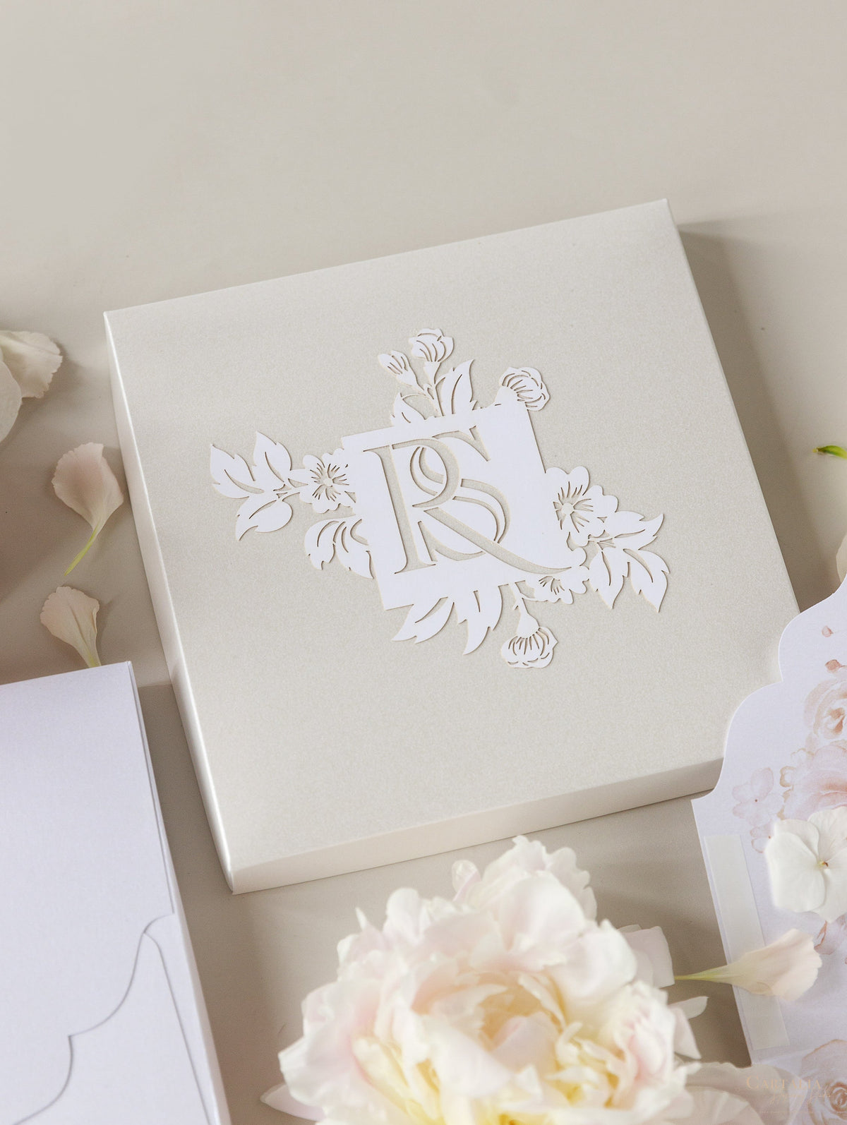 Couture Box : 3D Luxuriously Intricate Tier Laser Cutting Wedding Invitation Suite