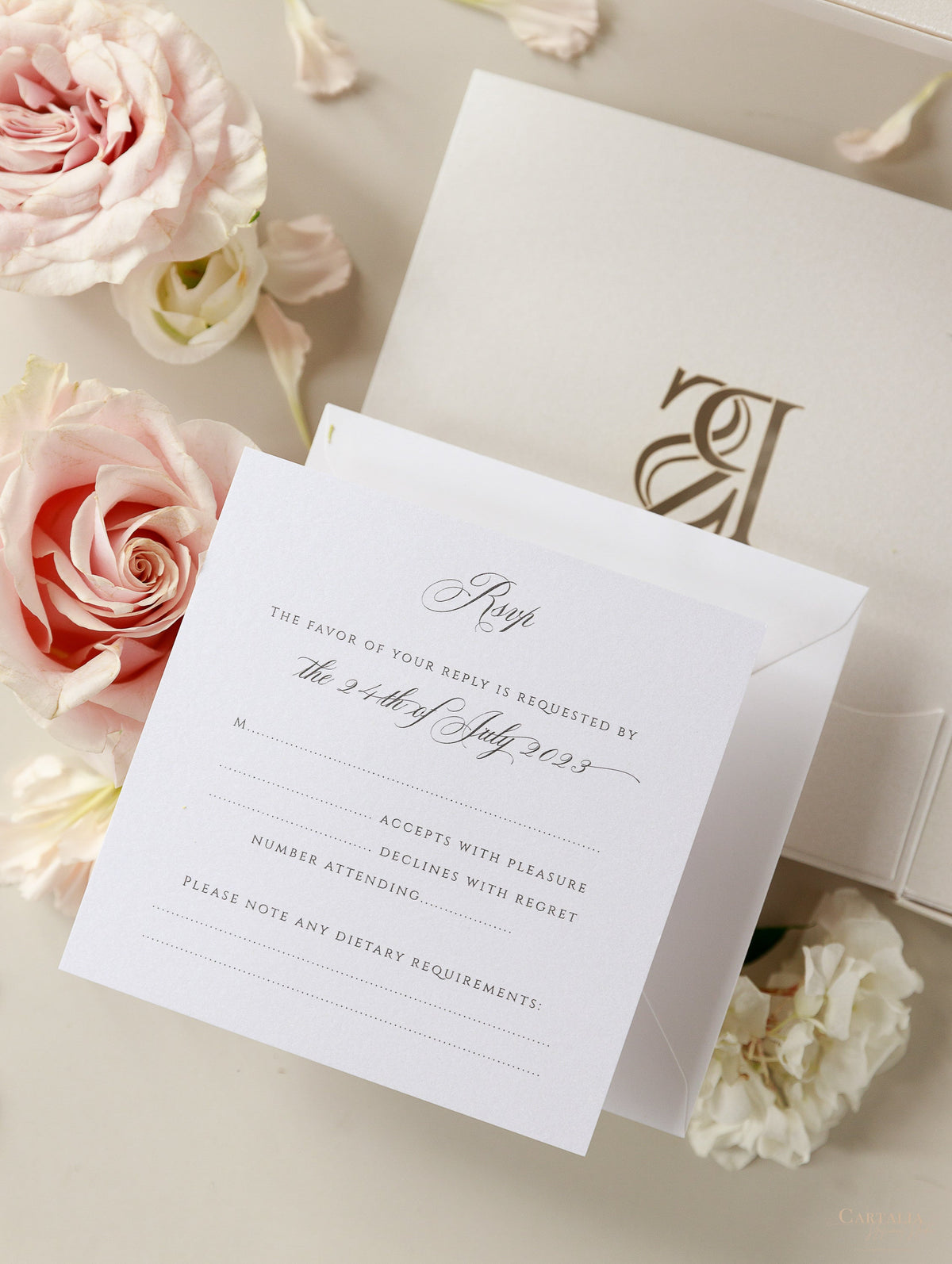 Couture Box: Suite de invitación de boda con corte láser en niveles lujosamente intrincados en 3D