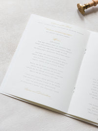Libretto classico di lusso per ordini di servizio con monogramma in lamina d'oro