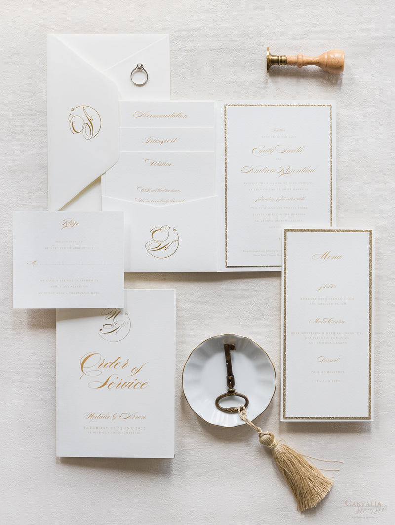 Libretto classico di lusso per ordini di servizio con monogramma in lamina d'oro