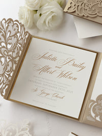Luxury Old Gold Opulence Laser Cut Lace Pocketfold Wedding Invitation Suite avec 3 niveaux: Informations invitées et voyage et carte RSVP