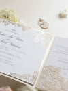 Suite pieghevole per invito in lamina d'oro con rose di lusso per il giorno del matrimonio, RSVP, scheda informativa con tasca tagliata al laser, scritta calligrafica