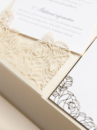 Luxury Roses Gold Foil Invitation Pocket Fold Suite pour le jour du mariage, RSVP, carte d'information avec poche coupée au laser, script de calligraphie