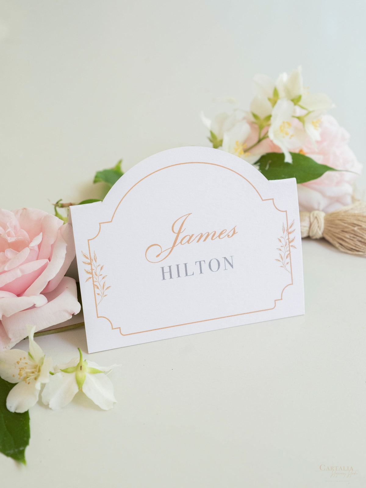 Tarjetas de lugar con forma personalizada | Villa del Balbianello, Boda en el Lago Como