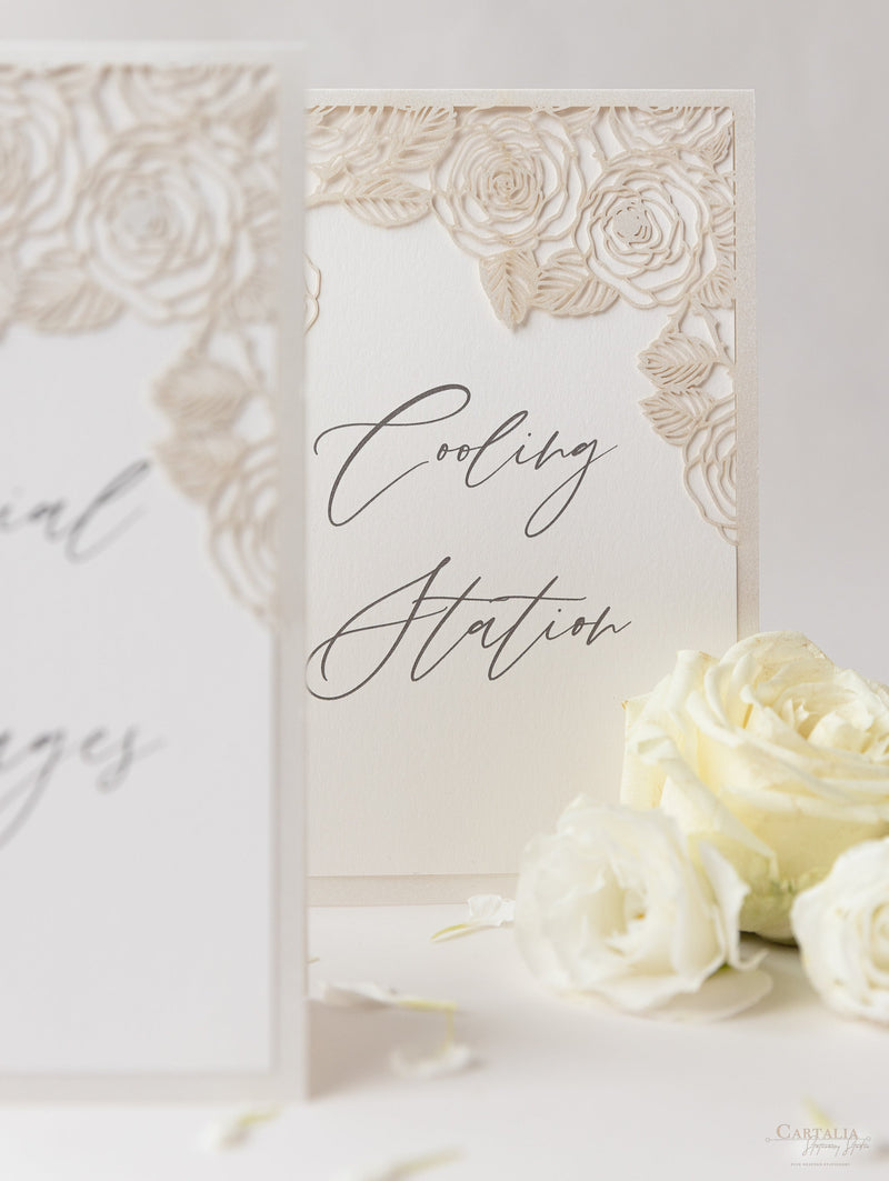 Segnaletica per matrimonio con rose tagliate al laser – Biglietto da tavolo autoportante