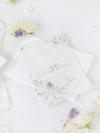 Invito al ricevimento serale della suite in pergamena e risposta alla risposta in plexiglas con specchio in lamina d'argento con design floreale Boho grigio e argento