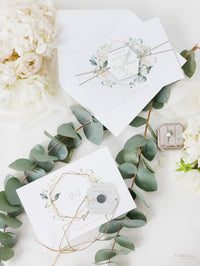 Fleurs blanches Hortensia et verdure miroir en argent plelexi en hexagone sauf la date aimant