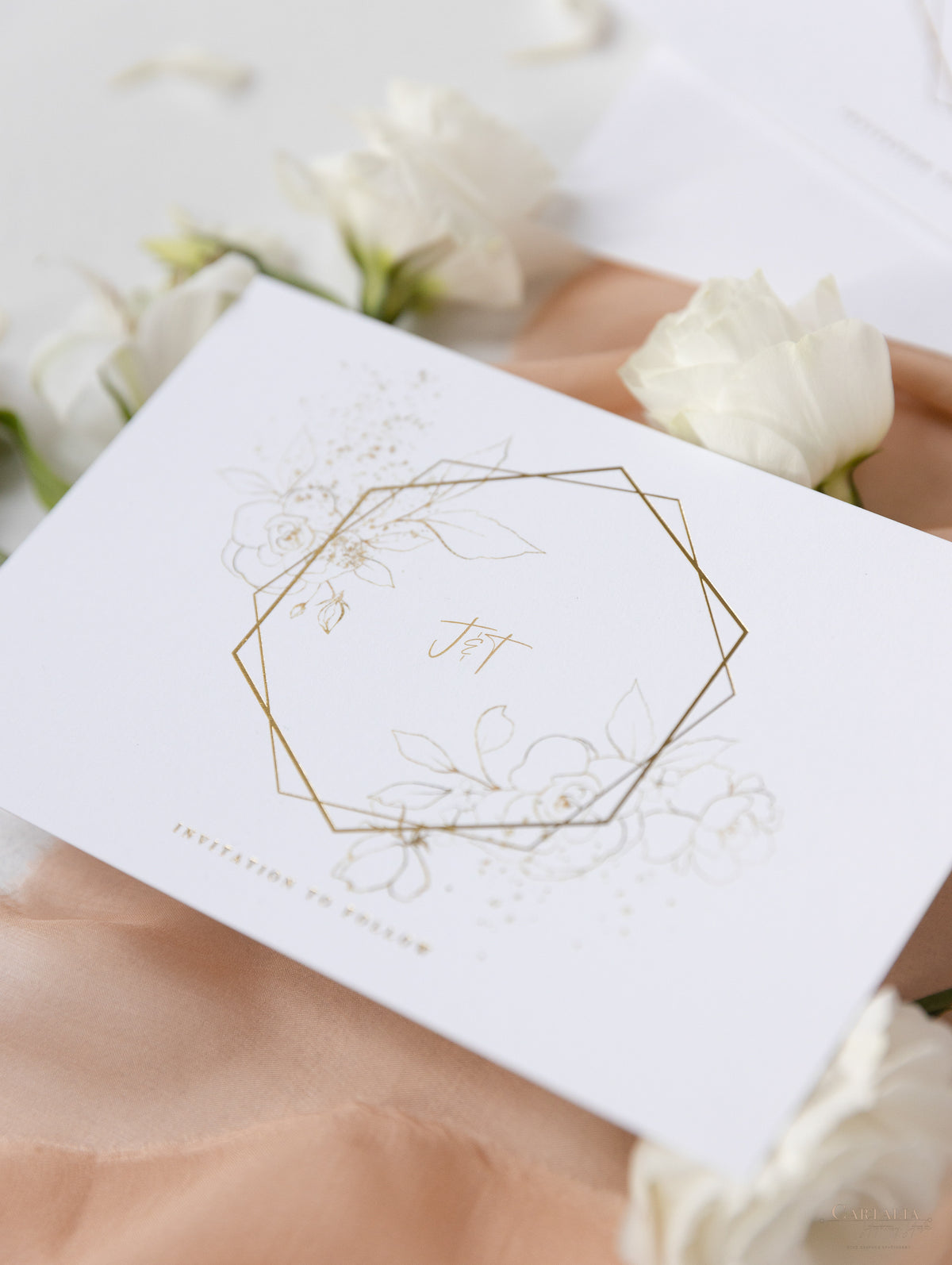 Mirror Plexi en hexagone sauve la date avec la carte et la chaîne en or