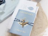 Invitación a Santorini Grecia - Avión grabado de lujo en invitación de boda con pasaporte Plexi dorado con lámina de oro real