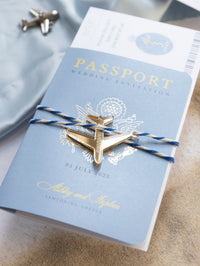 Invito a Santorini Grecia - Invito a nozze con passaporto in plexi oro inciso in aereo di lusso con vera lamina d'oro