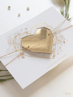 Rose romantiche salva la data con magnete in plexi a forma di cuore geometrico a specchio dorato