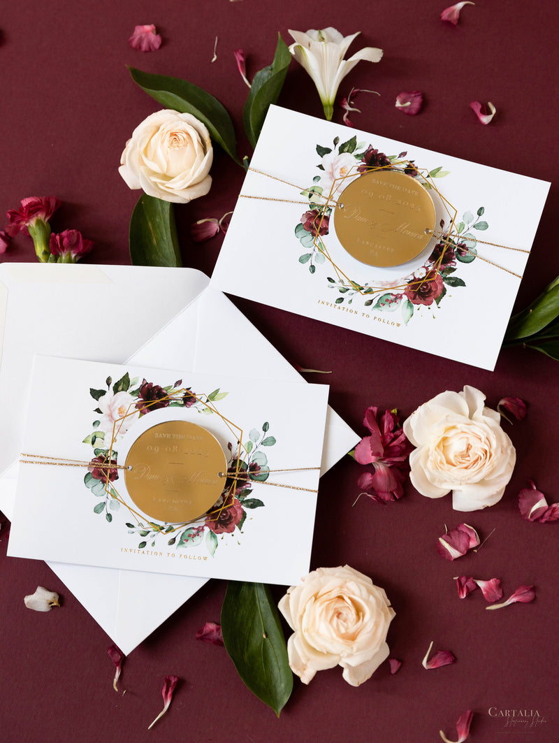 Cerchio rotondo rosso Boho Save the Date con magnete acrilico a specchio in plexi vera lamina