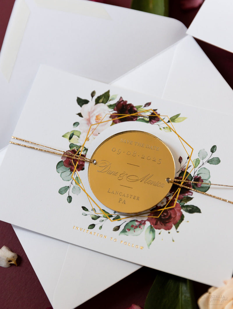 Cerchio rotondo rosso Boho Save the Date con magnete acrilico a specchio in plexi vera lamina