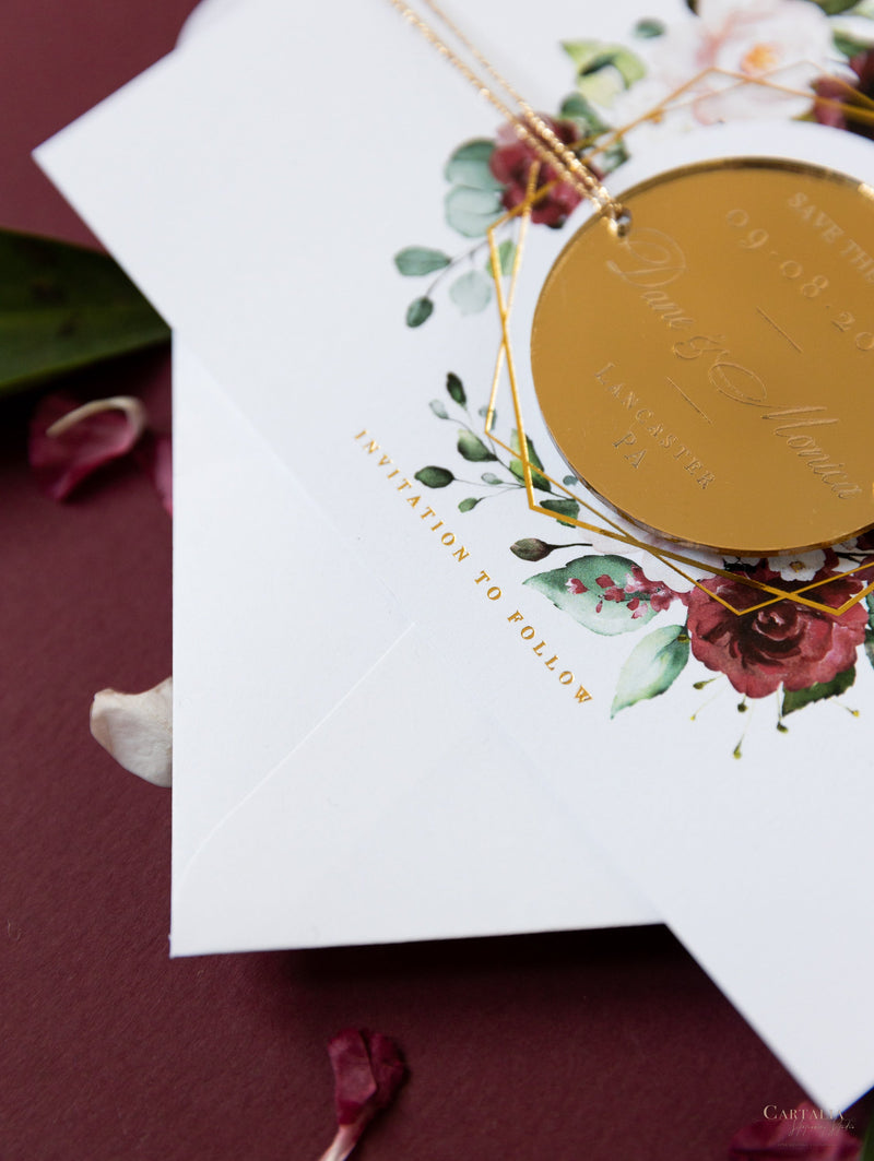 Cerchio rotondo rosso Boho Save the Date con magnete acrilico a specchio in plexi vera lamina