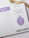 Invito a nozze con passaporto con bussola viola lilla e suite di invito con carta d'imbarco in vera lamina con rivestimento per mappa del mondo