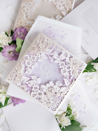 Tasca intricata Romantic Couture con due strati di taglio laser in lilla