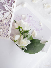 Tasca intricata Romantic Couture con due strati di taglio laser in lilla