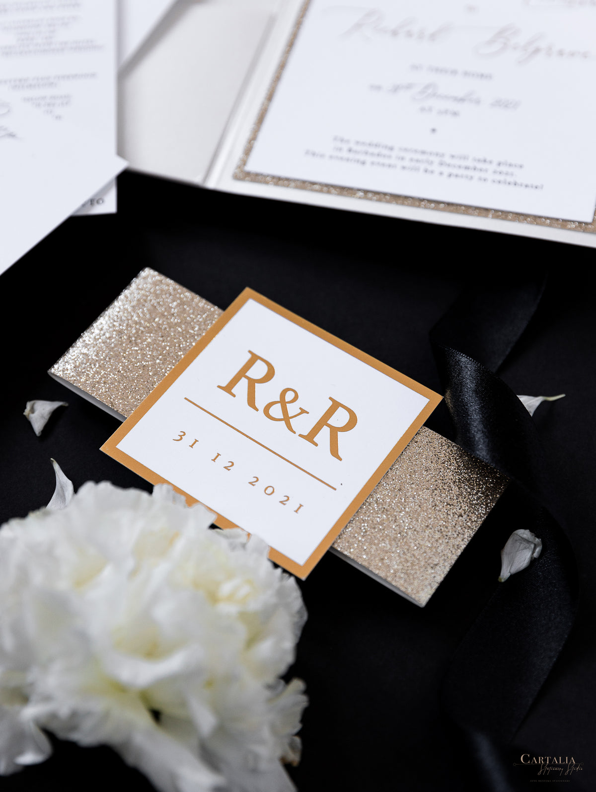 All that Glitters Pocket in Black & Gold | Bespoke Commission R&R