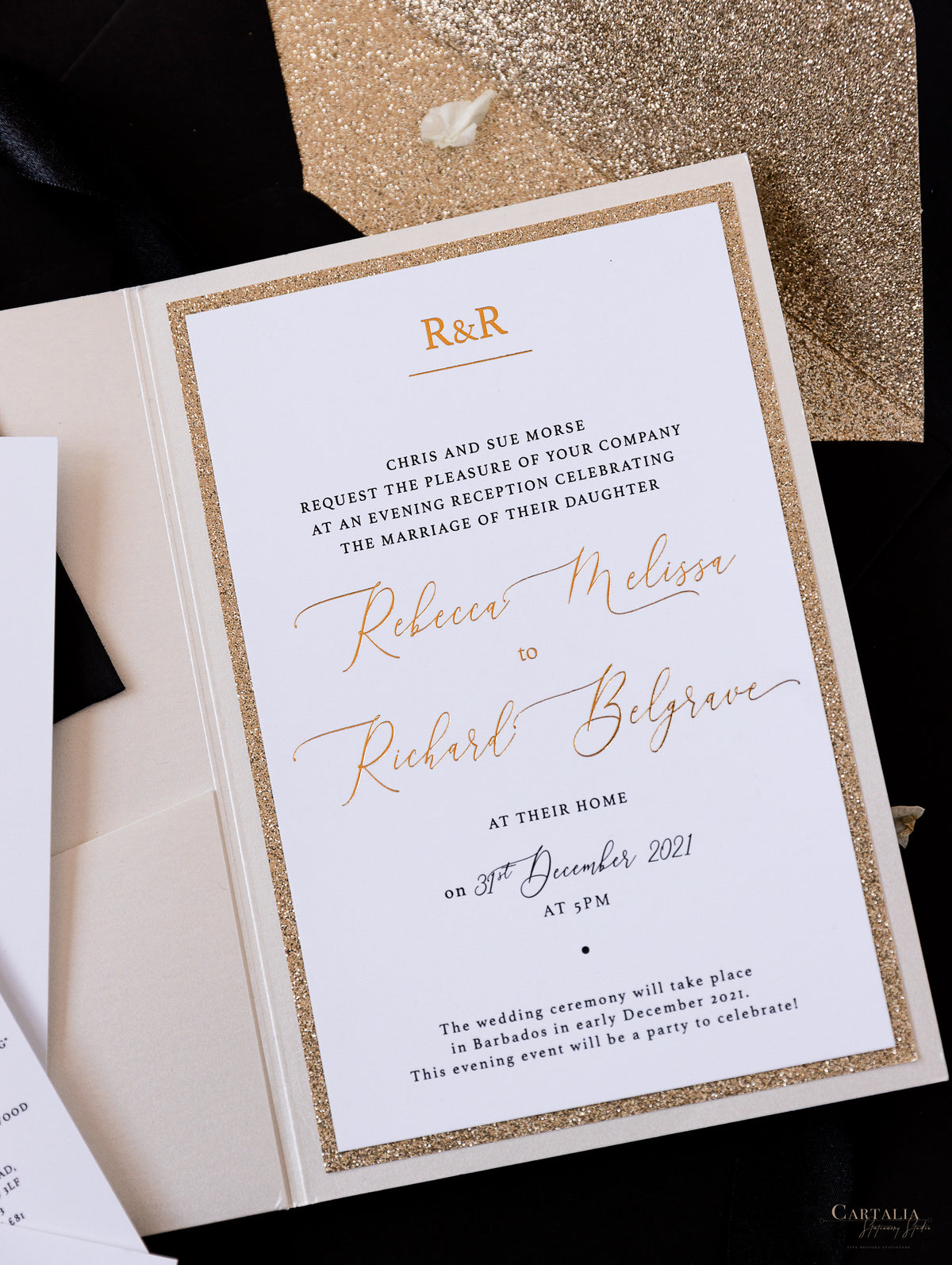 Tout ce qui brille la poche en noir et or | Commission sur mesure R&R