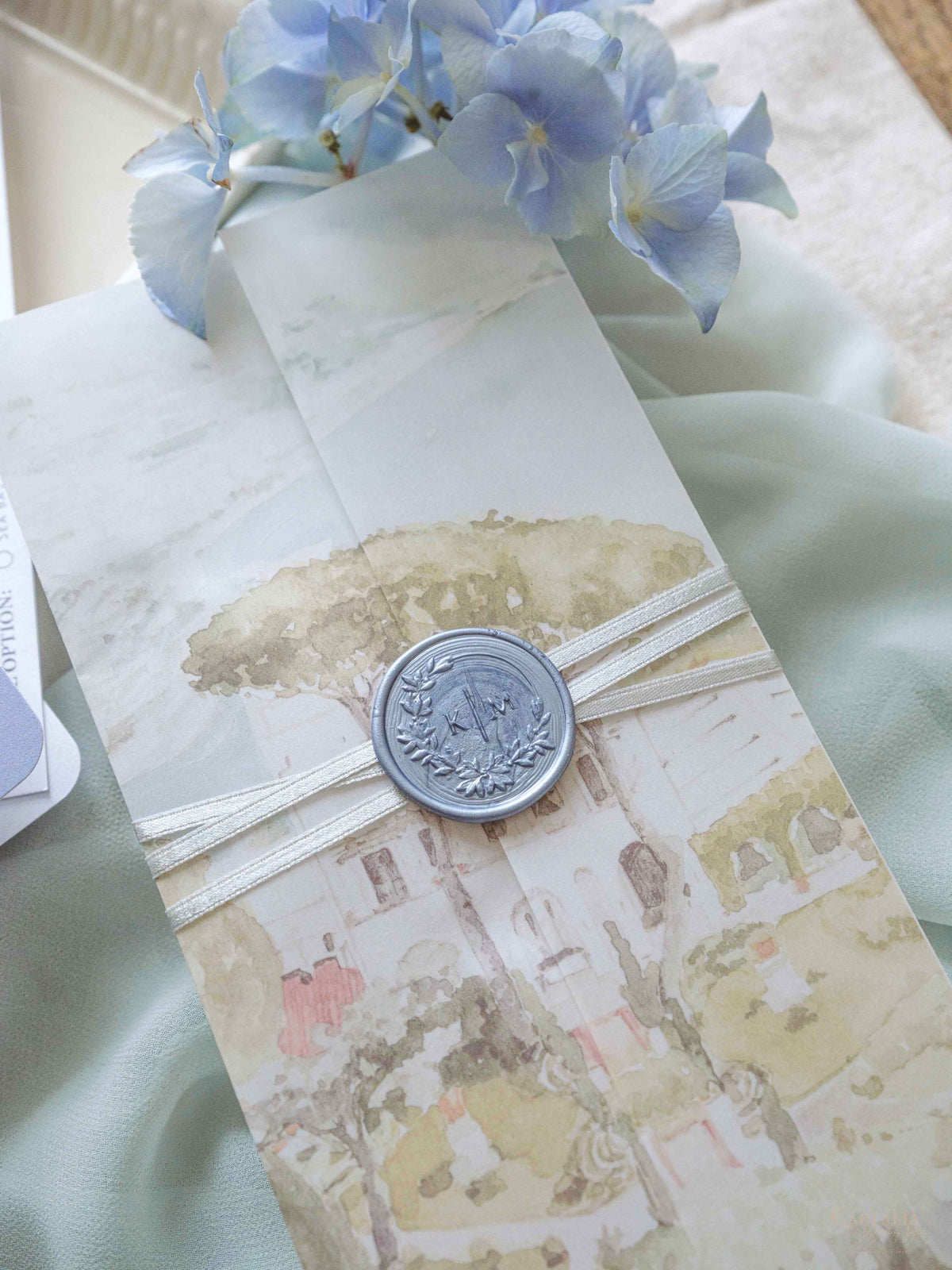 Suite de invitación para pasaporte con diseño personalizado de acuarela en pergamino | Villa Eva, Ravello, Costa de Amalfi