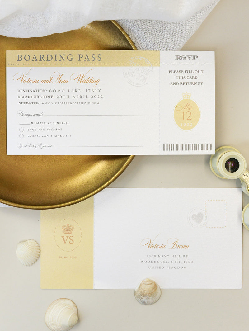 Invito a nozze con passaporto dorato - aereo di lusso inciso su passaporto in plexi color oro e matrimonio con destinazione in vera lamina d'oro
