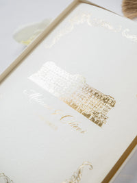 Luxury Gold Mirror & Champagne Boxed Invitation Suite avec des esquisses de lieux en feuille | Commission sur mesure M&O