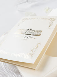 Luxury Gold Mirror & Champagne Boxed Invitation Suite avec des esquisses de lieux en feuille | Commission sur mesure M&O