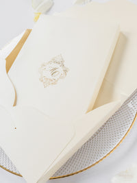 Luxury Gold Mirror & Champagne Boxed Invitation Suite avec des esquisses de lieux en feuille | Commission sur mesure M&O