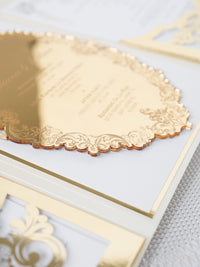 Luxury Gold Mirror & Champagne Boxed Invitation Suite avec des esquisses de lieux en feuille | Commission sur mesure M&O